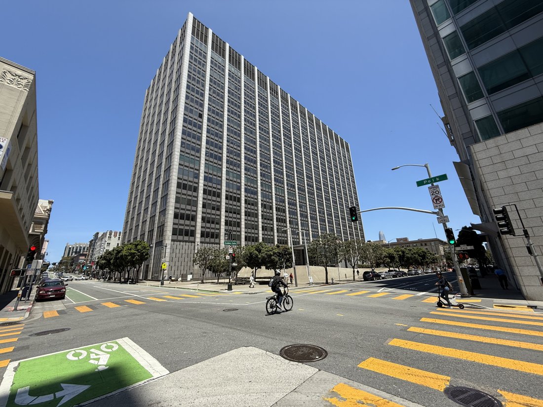 Aluminum entrance and glazing project at a San Francisco federal courthouse